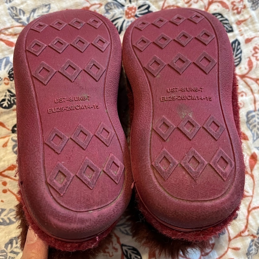 7/8T toddler slippers - Picture 3 of 6